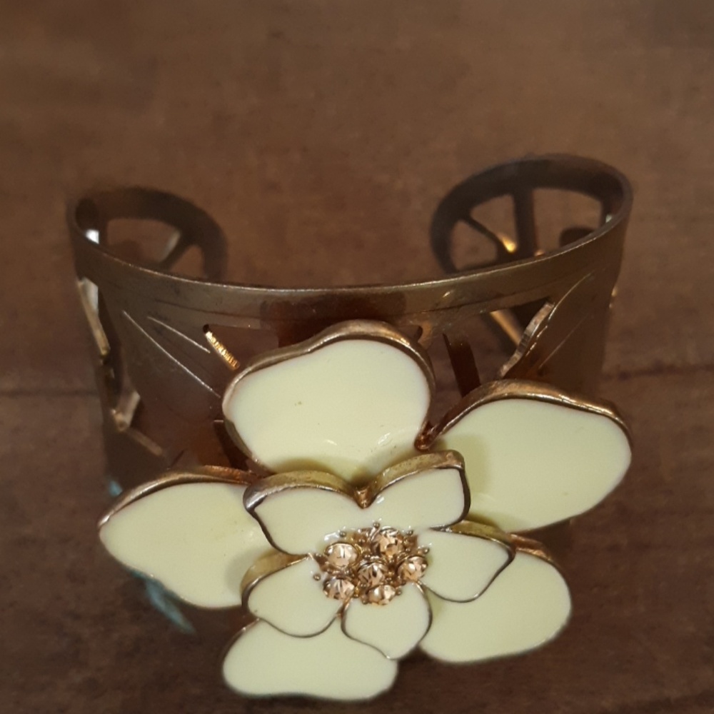 Ladies bracelet costume jewelry antique look nice